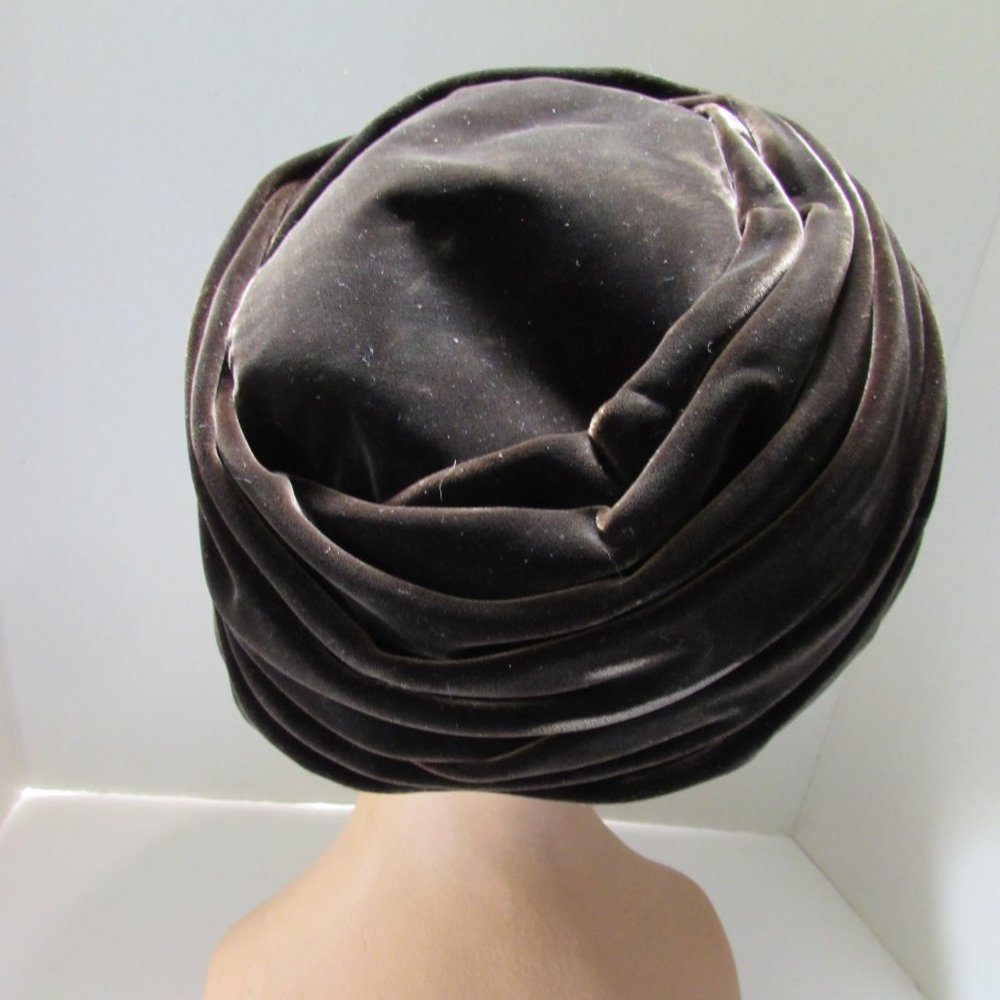 SALE Vintage Pleated Velvet Chocolate Brown Turban Style Hat - Picture 4 of 9